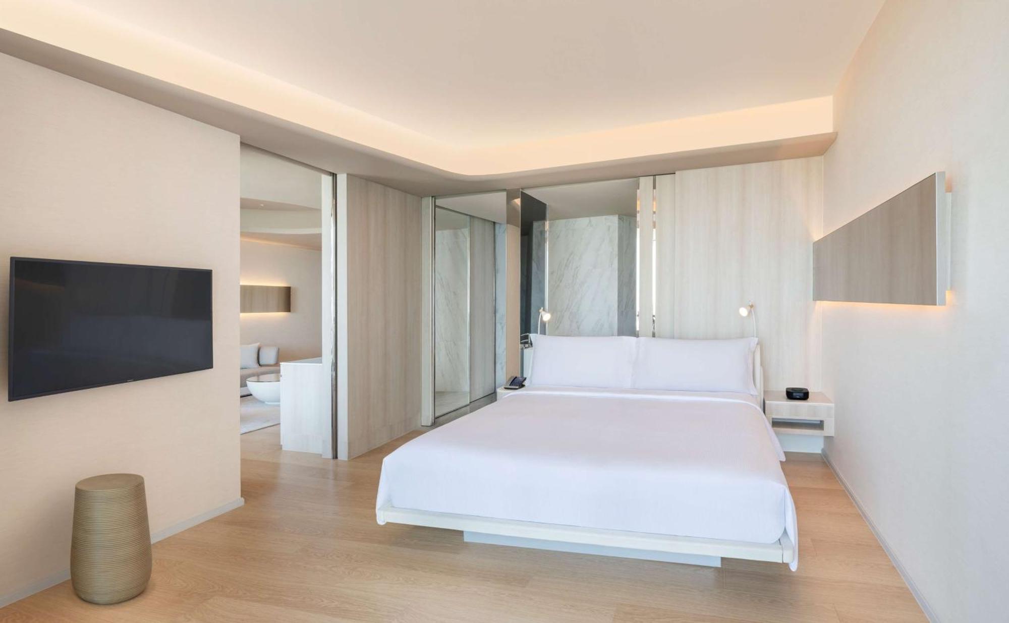 King Premium Ocean Suite