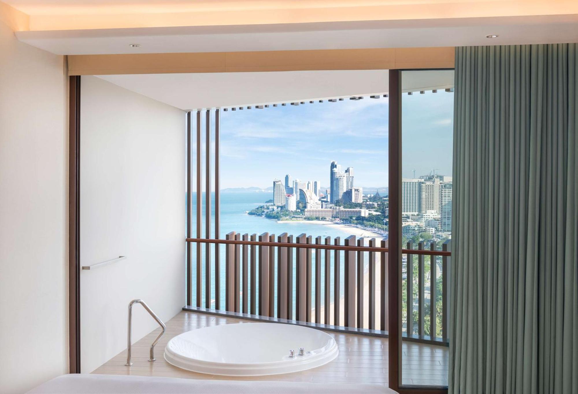 King Premium Ocean Suite