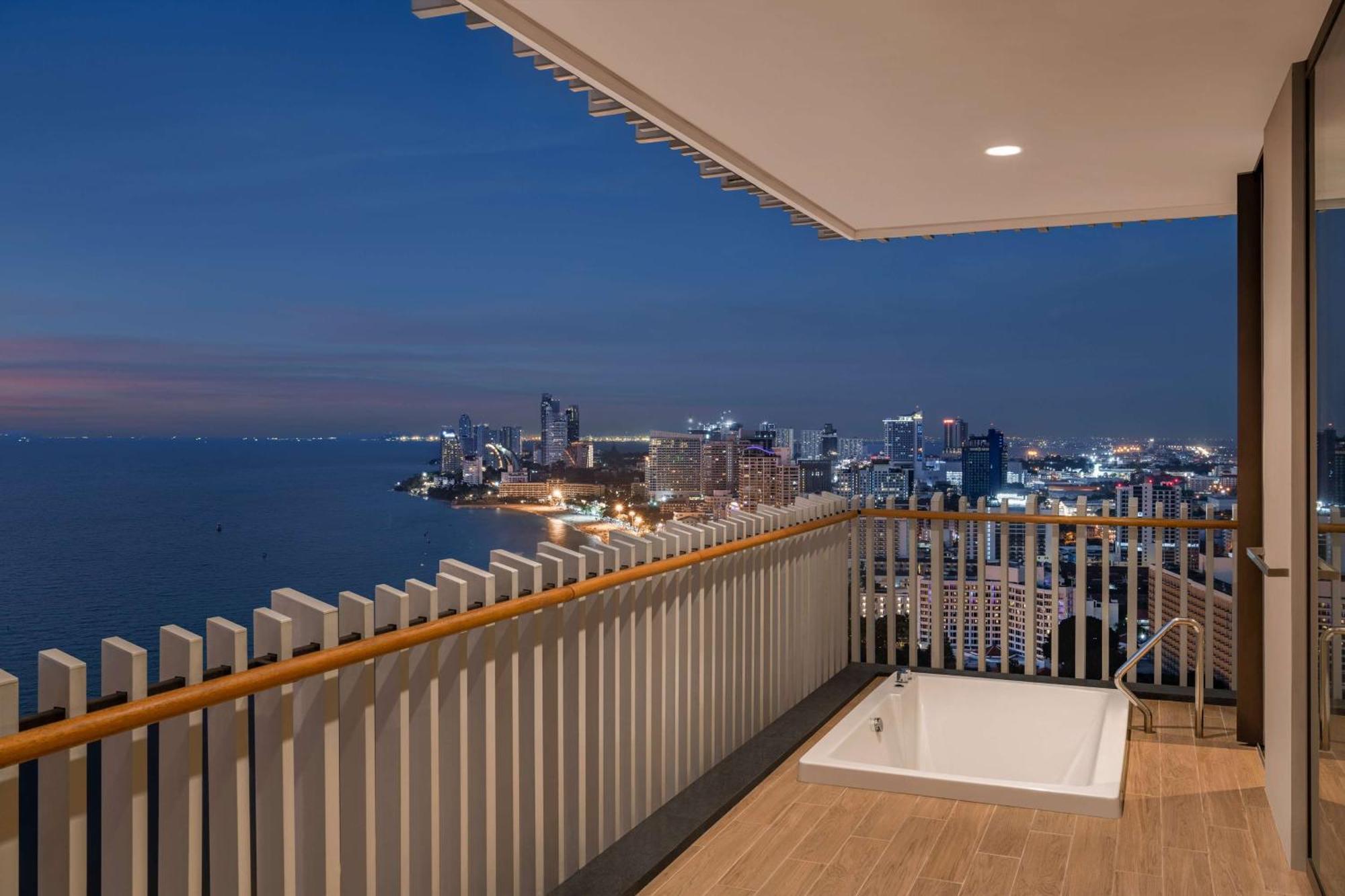 Executive Premium King Room Ocean Front