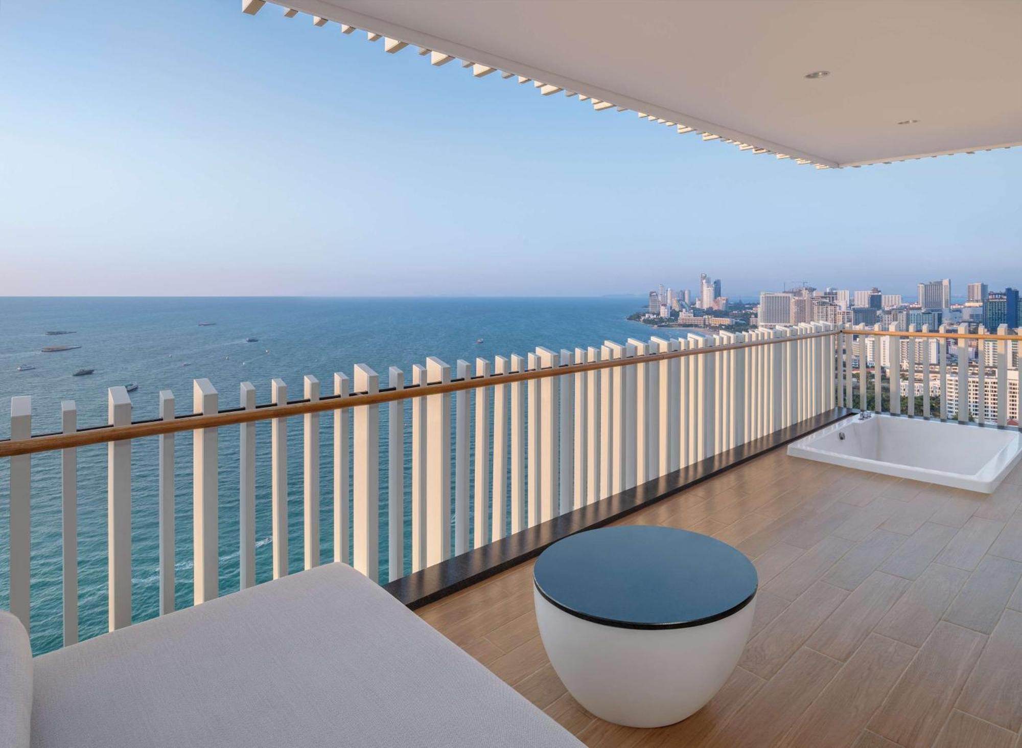 Executive Premium King Room Ocean Front