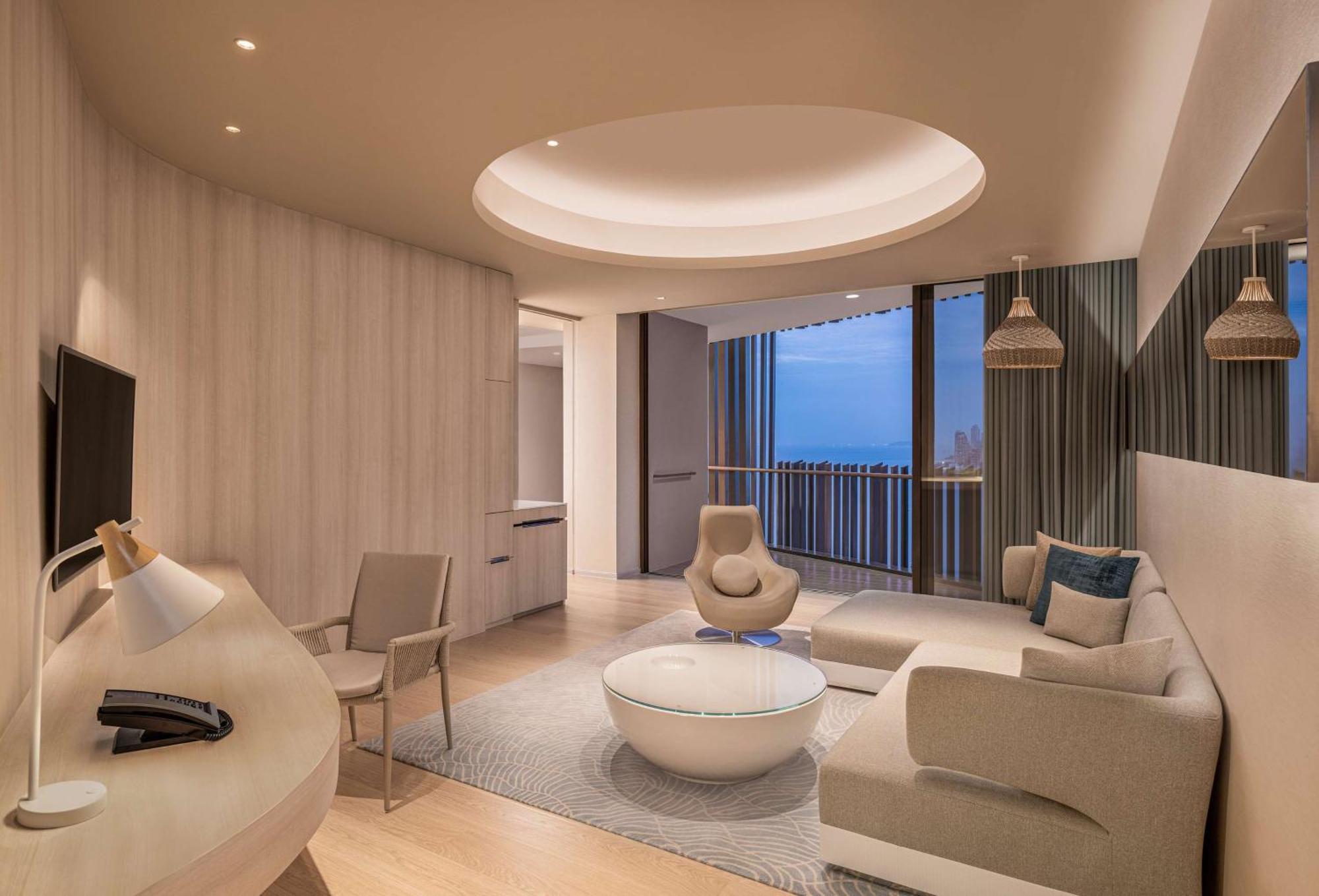 King Premium Ocean Suite