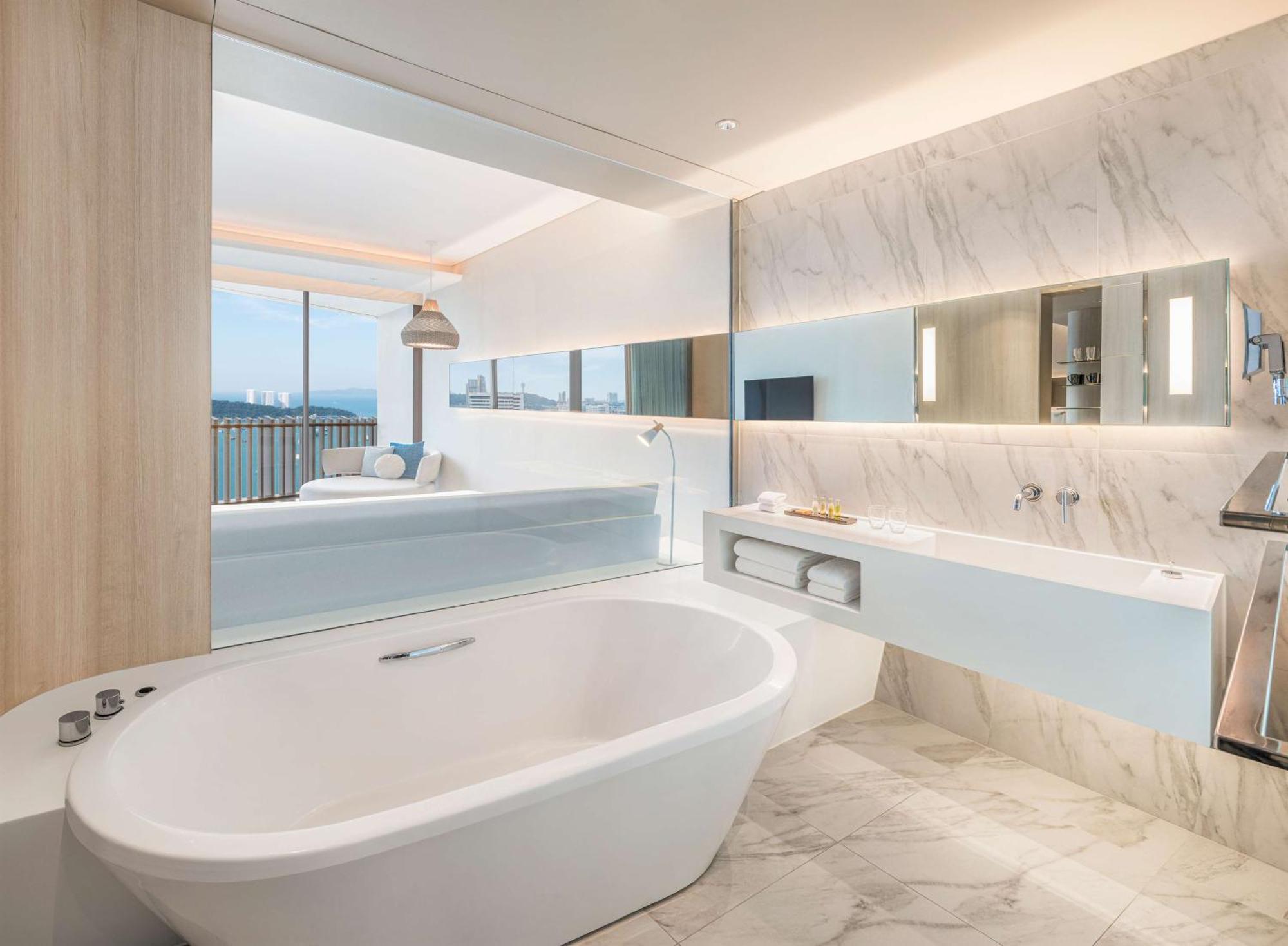 Deluxe King Room Plus Ocean View